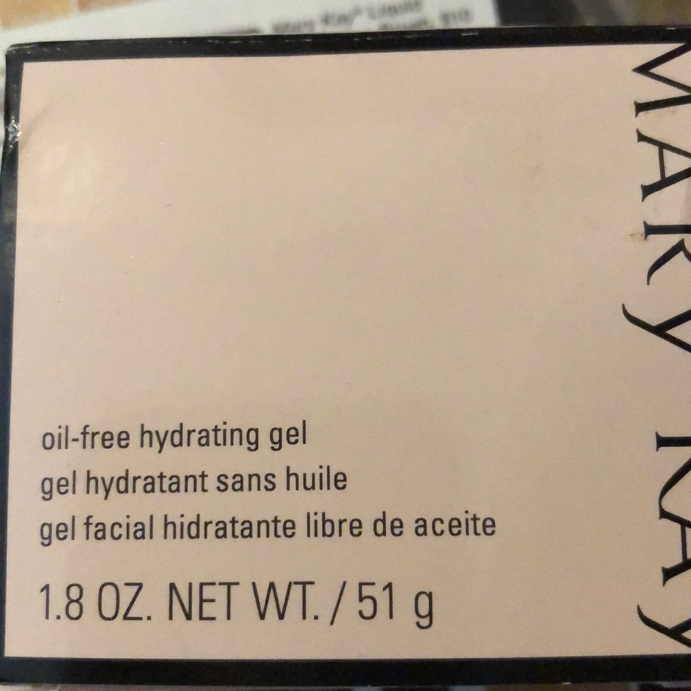 Oil free hydrating gel